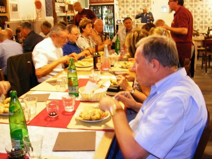 3° raduno a Roma - 23-25 settembre 2013 - 3° giorno - foto___041 - Ostia - cena tipica romana alla ''Buzzicona''
